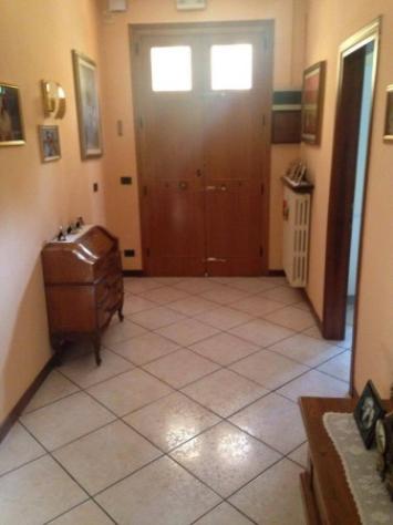 Villa di 300 m² con 5 locali e box auto in vendita a Novi di Modena