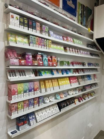 tabaccheria lotto servizi zona salaria cedo in vendita - Foto 5