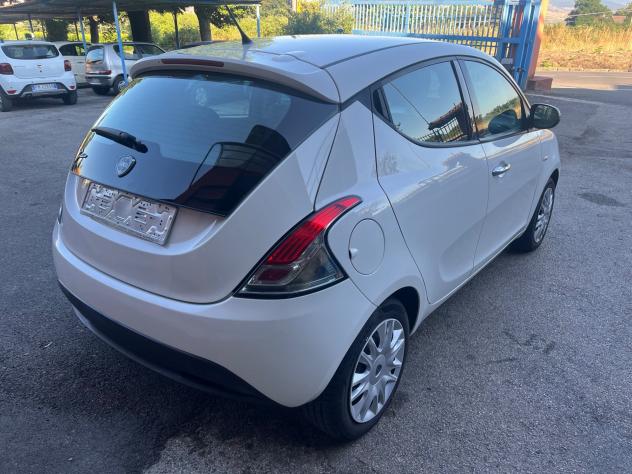 Lancia Ypsilon 1.2 69 CV 5 P Gold-km104000- - Foto 5