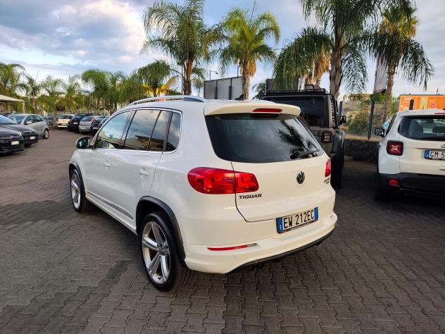 Volkswagen Tiguan 2.0 TDI 177 CV 4MOTION DSG R-Line - Foto 6