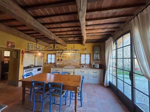 CASALE di 15 vani e di 491 mq (FIGLINE E INCISA VALDARNO - LOCALITA' BADIA MONTESCALARI) rif. V-2178 - Foto 16