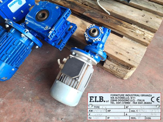 3 motori elettrici con riduttore usati - Foto 2