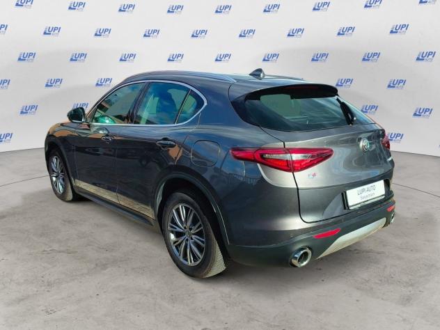Alfa Romeo Stelvio 2.2 t Business Q4 190cv auto - Foto 2