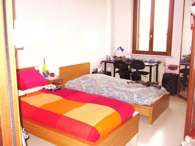 Affitto camera singola con 2 posti letto per Ragazze