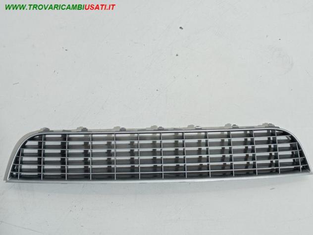 GRIGLIA INF.CENTR.PER GRANDE PUNTO 9/05-10/09 ARGENTO 735489585 Carrozzeria  Lamierati esterni  Paraurti  Griglia di ven ABARTH - GRANDE PUNTO - 2007
