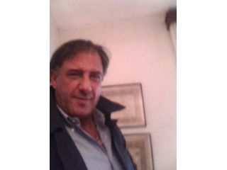 Amore e incontri Bari - Cerco incontri con donne simpatiche per cene, divertimenti, bella vita.