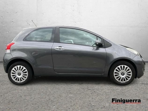 Toyota Yaris Yaris 3p 1.3 dual Sol - Foto 5