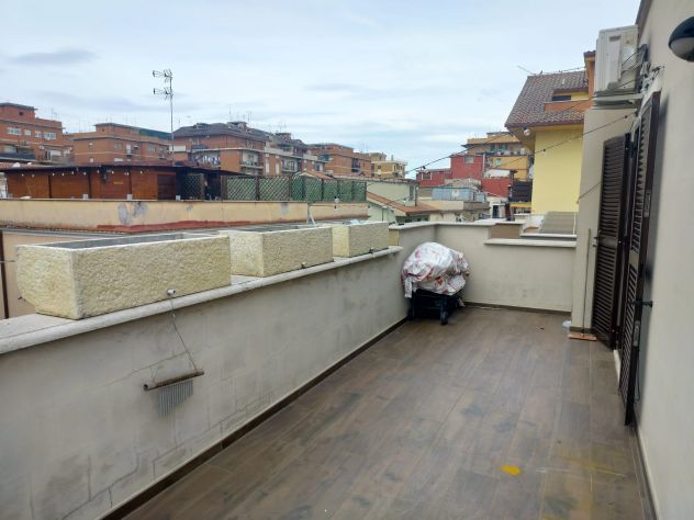 Guidonia, attico con terrazzo - Foto 10