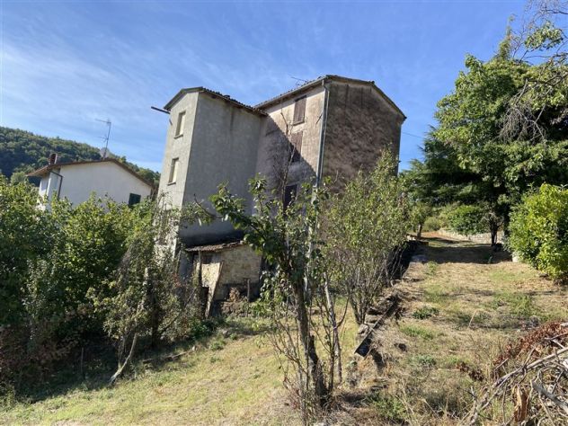 Rustico indipendente con fienile/stalla e giardino - Foto 3