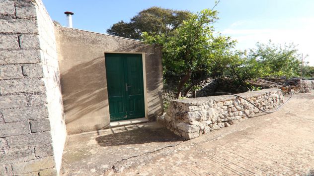 Scicli, sassi a vista in contrada Calamarieri - Foto 19