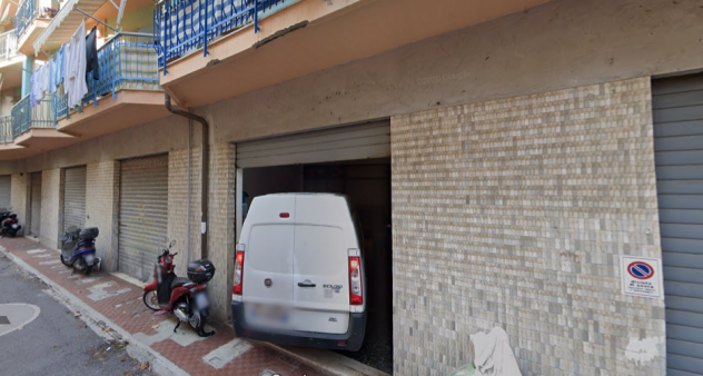 Magazzino in vendita a Savona