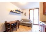 BILOCALE ARREDATO CON GIARDINO PRIVATO, LOGGIA E BOX DOPPIO