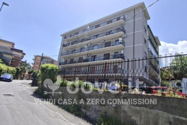 Appartamento di 108 m² con 3 locali e posto auto in vendita a Messina