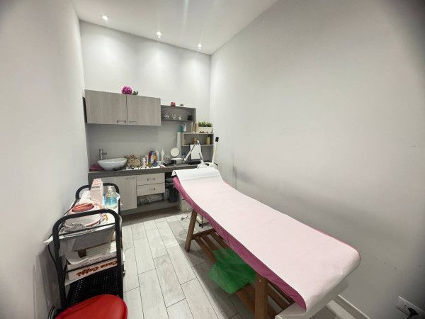 BUFALOTTA - POSTAZIONE PER NUTRIZIONISTA, MASSAGGIATRICE, ESTETISTA - Foto 6
