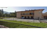 VENDESI COMPLESSO IMMOBILIARE COMPOSTO DA NEGOZI ED APPARTAMENTI