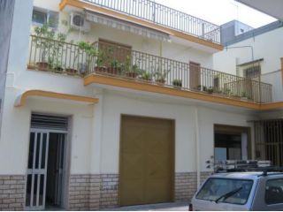 AFFITTASI 2 CAMERE IN APPARTAMENTO CENTRALE A GROTTAGLIE