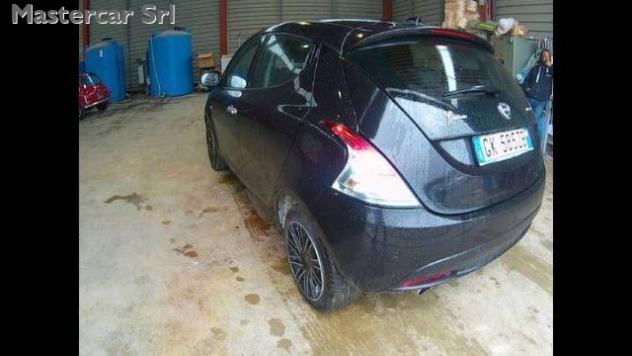 LANCIA Ypsilon 5 posti Neopatentati 1.0 hybrid Gold tg: GK585ZB rif. 24054599 - Foto 4