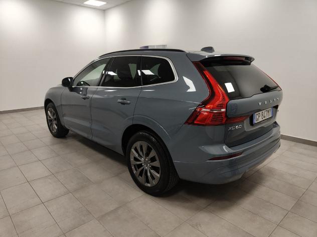 Volvo XC60 B4 197cv MHEV auto Core Pelle Telecamera Cerchi19 - Foto 8