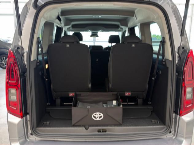 Toyota Proace City Verso 1.5D 130Cv S&S A/T L2 D Luxury - Foto 9