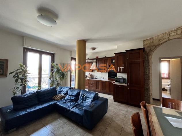 TRELOCALI CON TERRAZZA, BOX E CANTINA