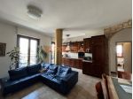 TRELOCALI CON TERRAZZA, BOX E CANTINA