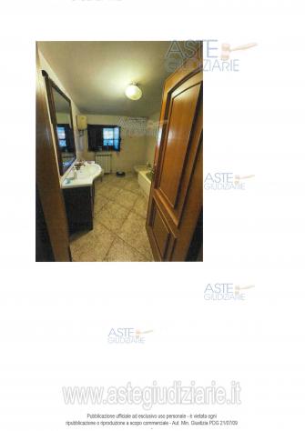 IMMOBILI-IMMOBILE RESIDENZIALE-Via Santa Giusta, frazione Bazzano, AQ, L'Aquila