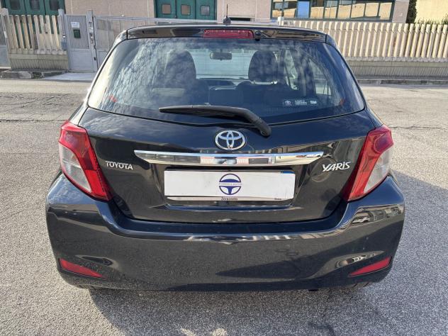 Toyota Yaris Yaris 5p 1.4 d-4d Lounge - Foto 5