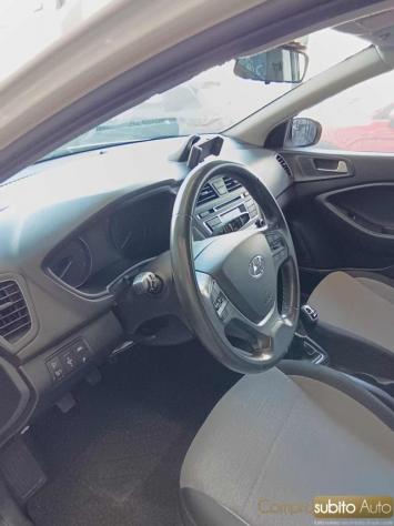 HYUNDAI i20 1.1 CRDi 12V 5 porte Comfort rif. 24021881 - Foto 9