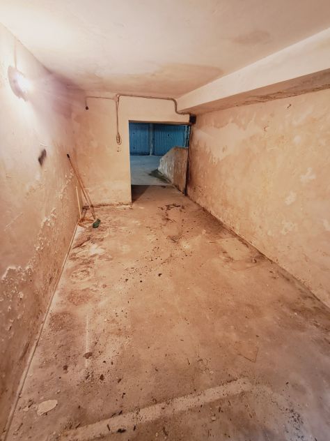 ZONA GELONE-VIA CARABELLI:GARAGE DI 15 MQ PIANO SEMINTERRATO - Foto 5