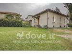 Villa di 220 m² con 5 locali e posto auto in vendita a Arcisate
