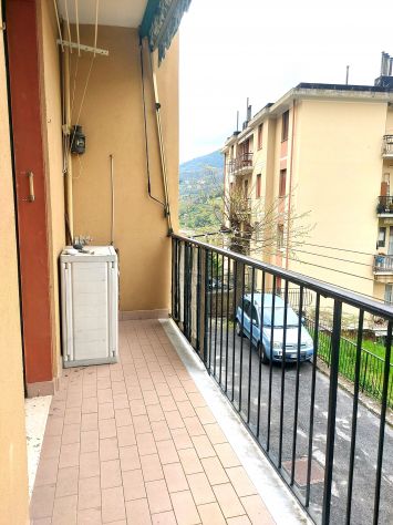 6 vani 2 balconi cantina p.auto scoperto - Foto 2