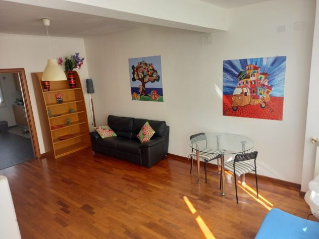 Apartment in Villa a Mondello, trivani in villa uso transitorio-vacanza.