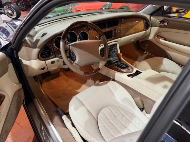 JAGUAR XK8 4.0 Coupé Pelle beige tagliandi rif. 24078875 - Foto 7