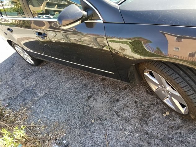Volkswagen Passat Berlina - Foto 4