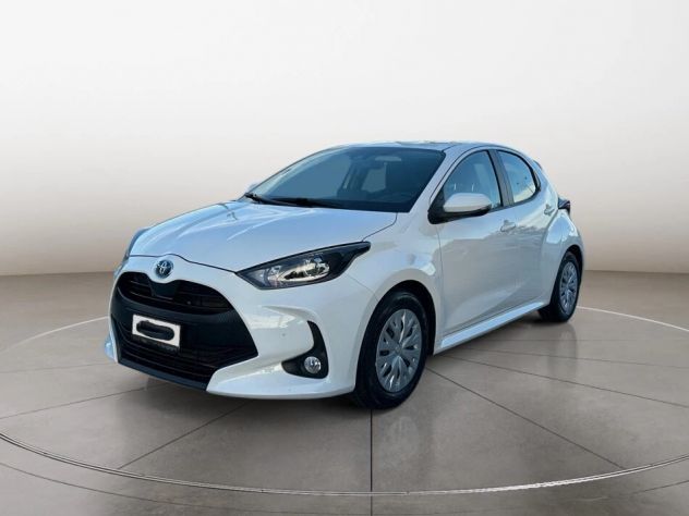 π TOYOTA YARIS 1.5 HYBRID ACTIVE β AUTOMATICA