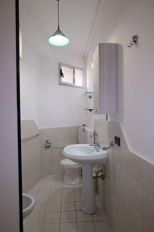 Bivano Elegante Ristrutturato Accessoriato Arredato di tutto - Foto 10
