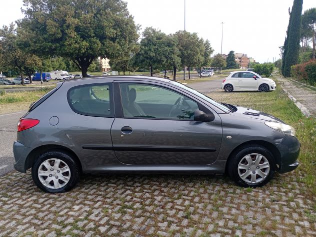 Peugeot 206 Plus 1.1 benzina, versione 3 porte (Urban/One Line), anno 2010 - Foto 8