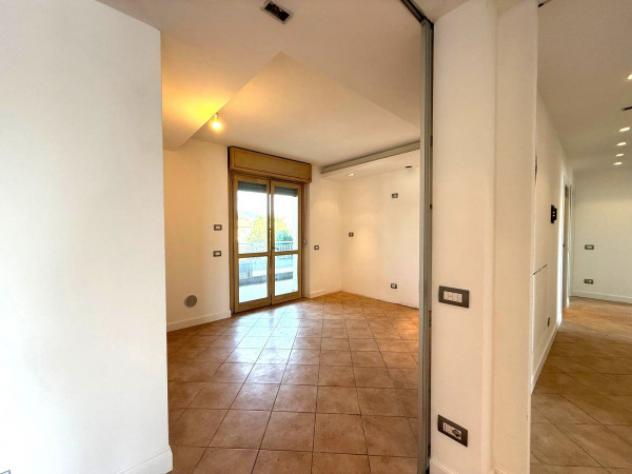 Appartamento di 141 m² con 4 locali e box auto in vendita a Bergamo - Foto 7