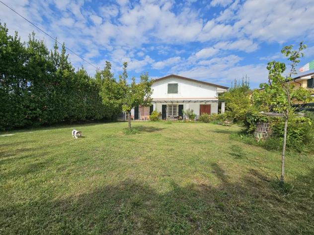 Casa singola in vendita a Marina di Carrara - Carrara 200 mq Rif: 1192384