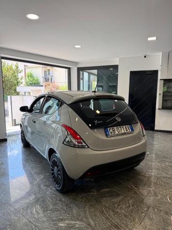 Lancia Ypsilon 1.2 69 CV 5 porte S&S Gold - Foto 4