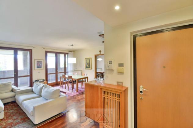 Attico / Mansarda di 216 m² con 4 locali e box auto in vendita a Seregno - Foto 3