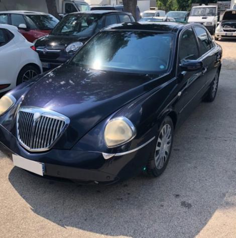 LANCIA Thesis 2.4 JTD 175cv Emblema rif. 10815980 - Foto 2