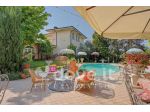 Villa di 550 m² con più di 5 locali in vendita a Poncarale