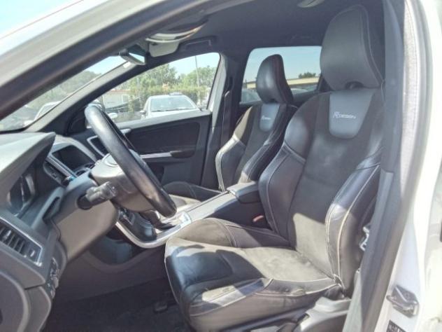 VOLVO XC60 D5 AWD Geartronic R-design Kinetic rif. 23829455 - Foto 6