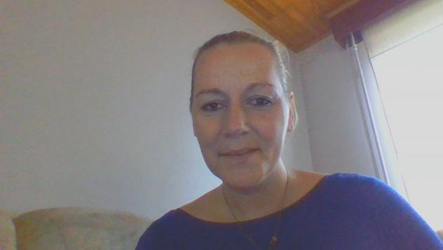 Rosa_Lina: alta 165cm, 60kg, cerco uomo vicino Tel: