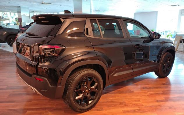 Jeep Avenger e-Hybrid 1.2 MHEV Turbo Black Edition - Foto 9