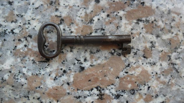 ANTICA CHIAVE IN FERRO BATTUTO - femmina -