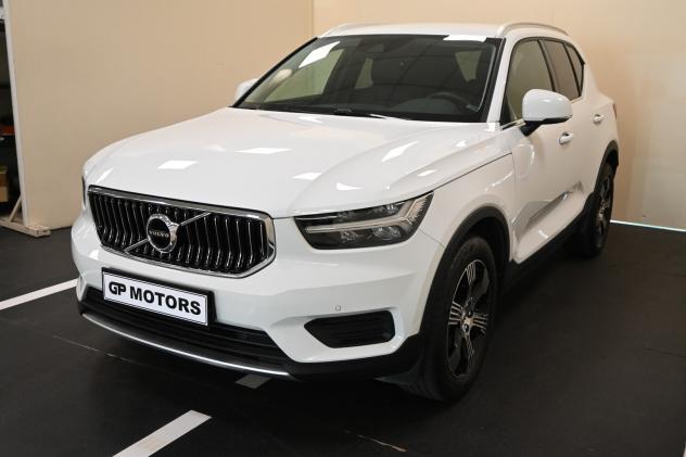VOLVO XC40 (2017--) XC40 T2 Geartronic Momentum Pro - Foto 2
