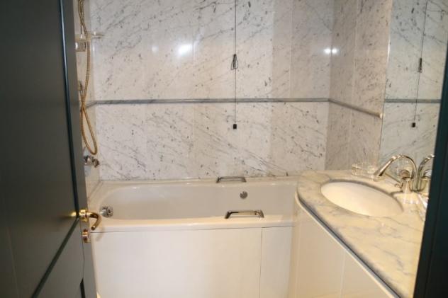 Alassio, Piazza Stalla, Bilocale piano secondo con ascensore, ampio terrazzo, doppio garage, posto auto e cantina - Foto 11