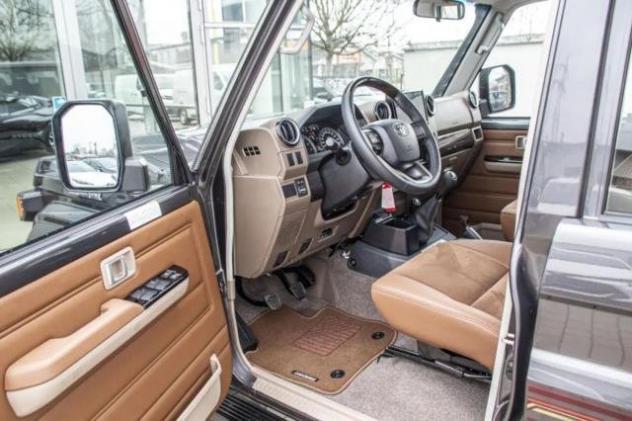 Toyota Land Cruiser GRJ 76 4.0 VX LIM '24 - Foto 9